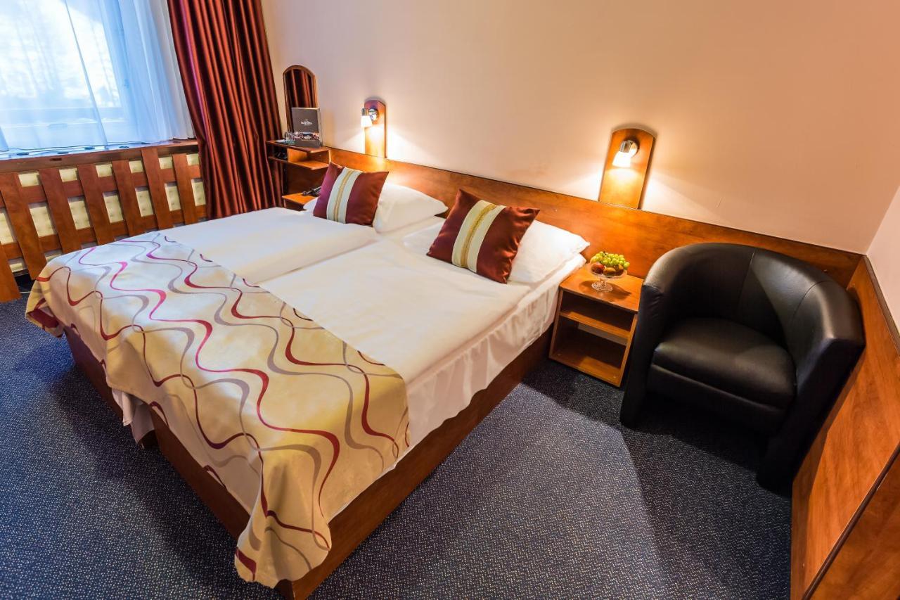 Hotel Sachticka Banská Bystrica Dış mekan fotoğraf