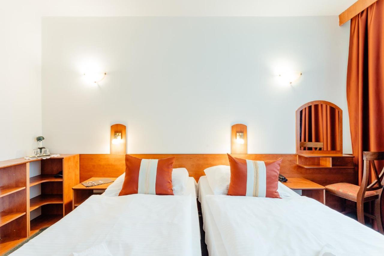 Hotel Sachticka Banská Bystrica Dış mekan fotoğraf