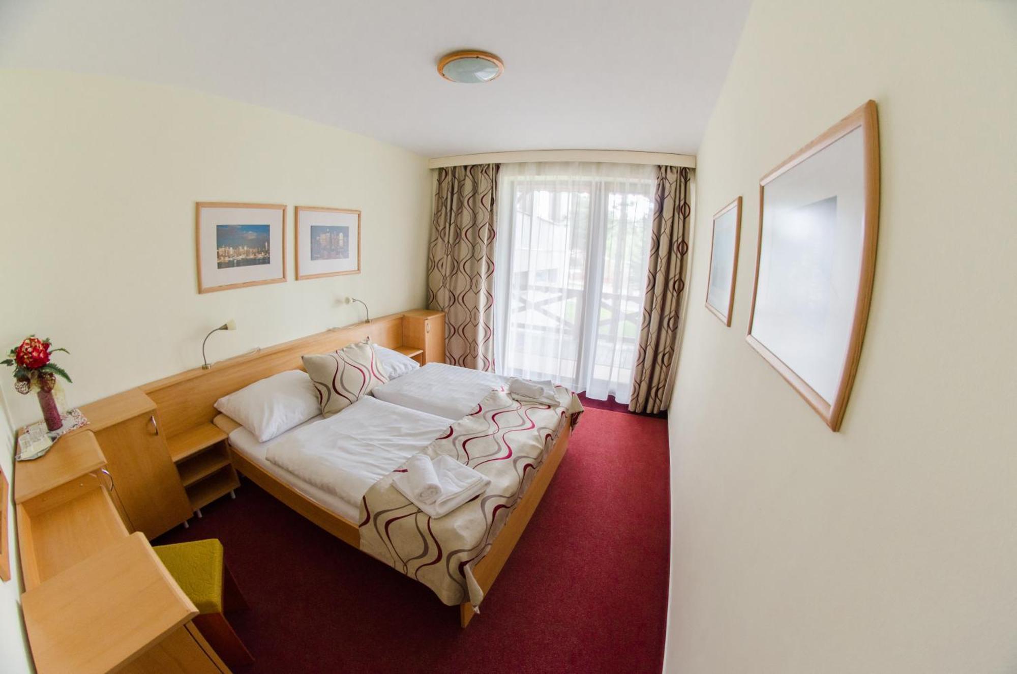 Hotel Sachticka Banská Bystrica Dış mekan fotoğraf
