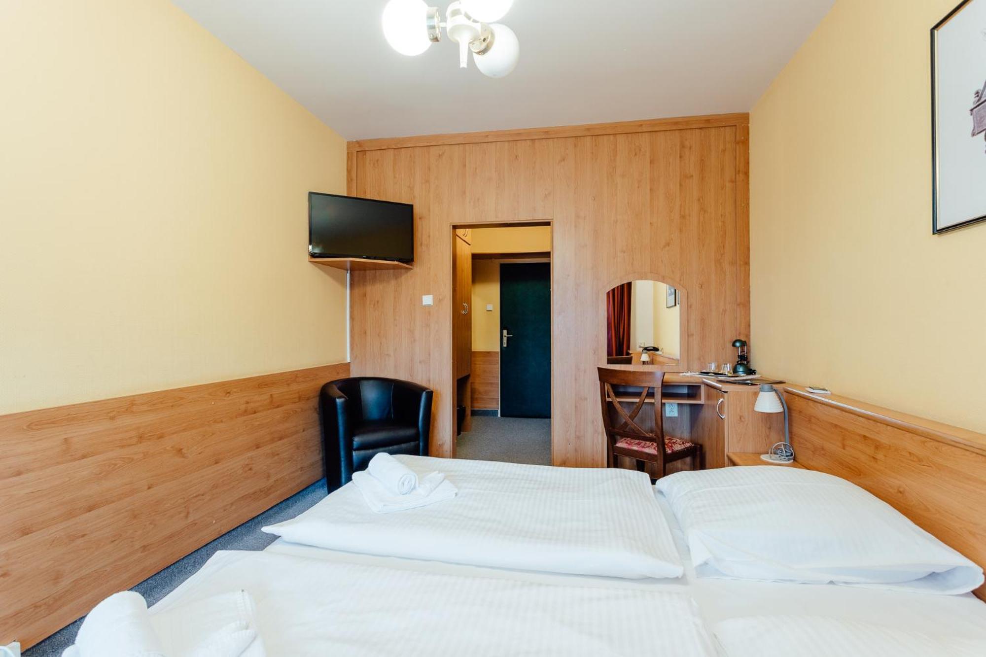 Hotel Sachticka Banská Bystrica Dış mekan fotoğraf