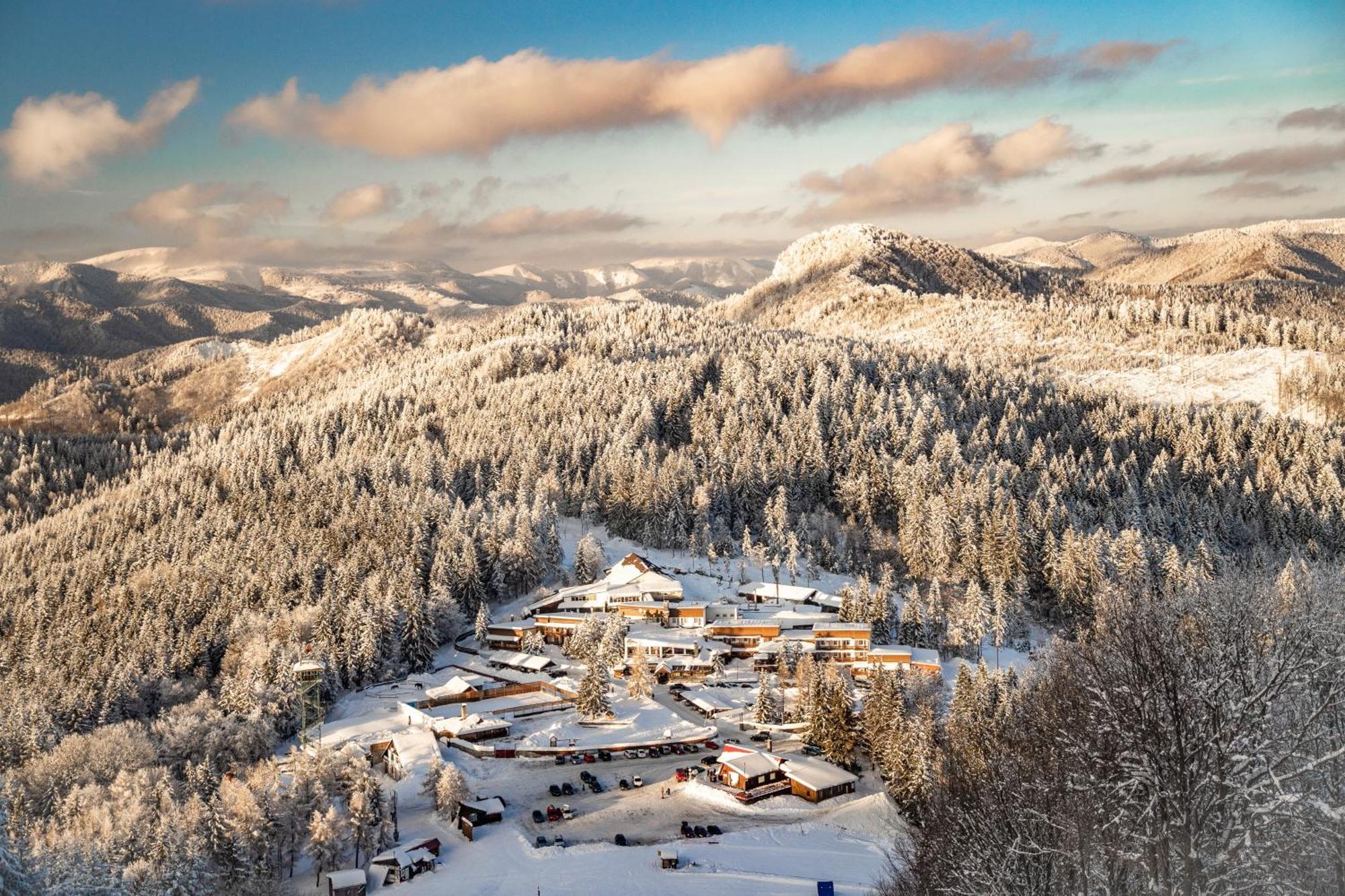 Hotel Sachticka Banská Bystrica Dış mekan fotoğraf