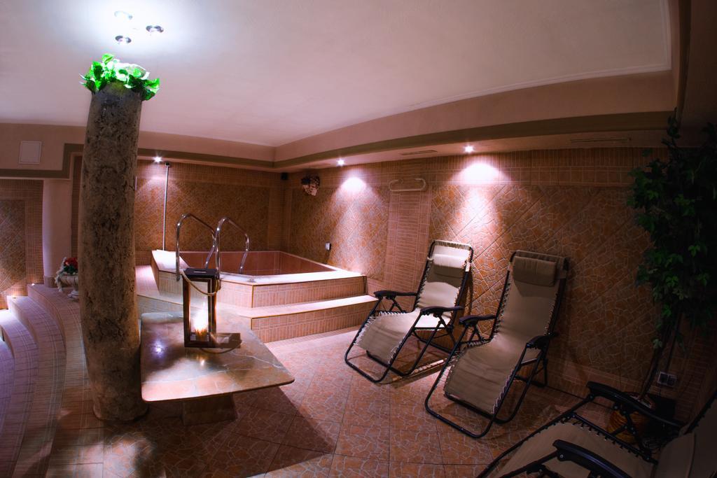 Hotel Sachticka Banská Bystrica Dış mekan fotoğraf